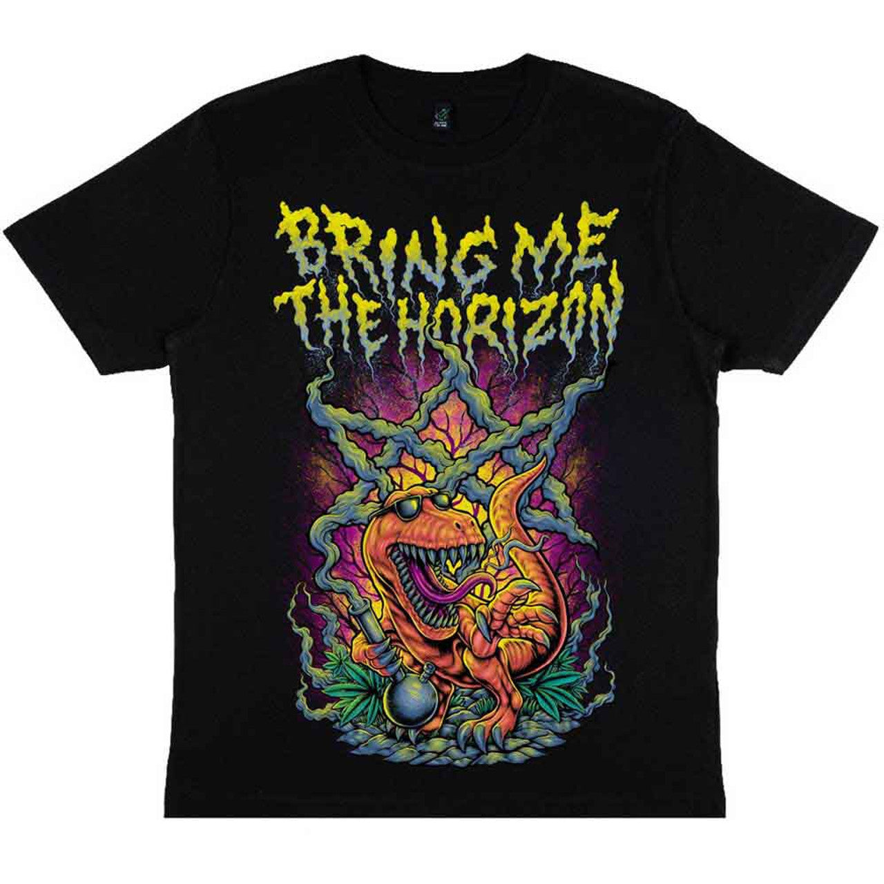 Camiseta Bring Me The Horizon – Smoking Dinosaur con un diseño original y atrevido que combina el arte alternativo con la energía del metal moderno. Ideal para fans del estilo rompedor de la banda británica.