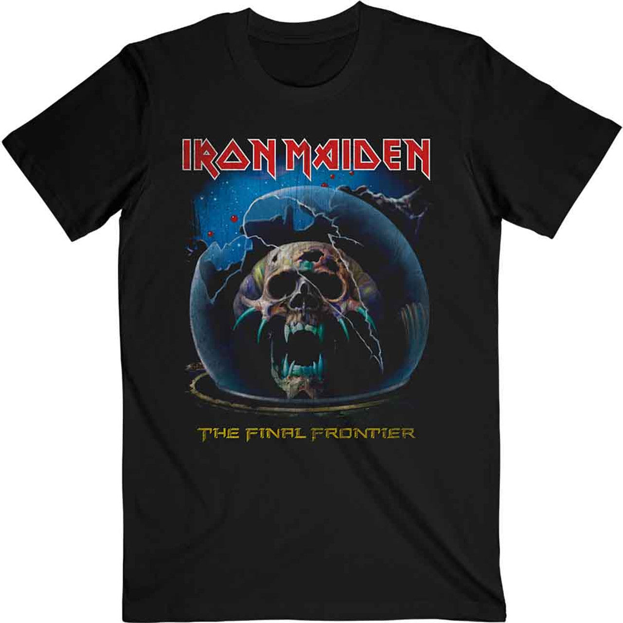 Camiseta Iron Maiden - Astro Dead con diseño espacial de Eddie, el mítico personaje de la banda, en un entorno galáctico lleno de energía y metal.